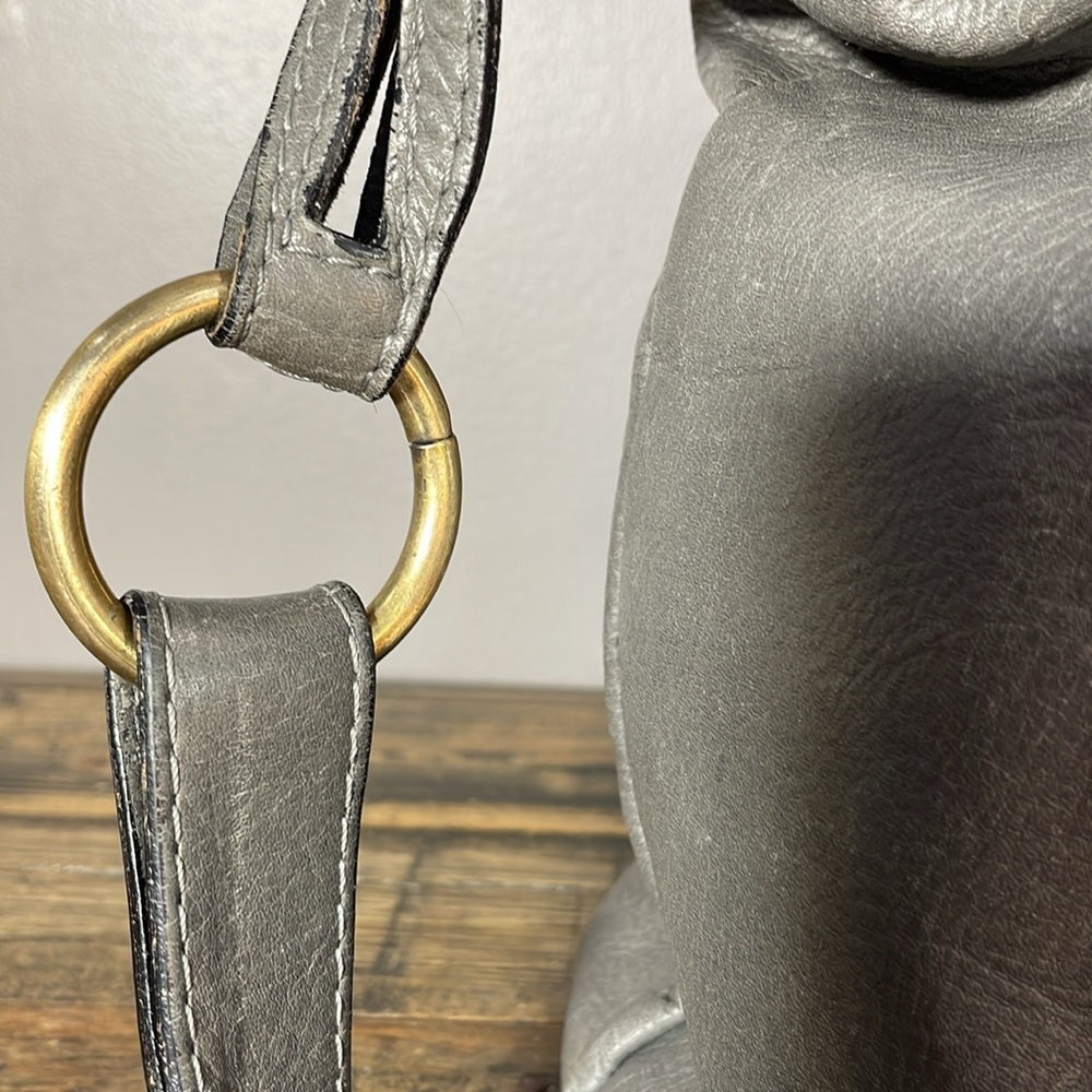 Italian made hobo purse in gorgeous grey leather - it’s so classic! - Picture 3 of 17